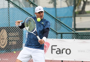 Mischa Zverev nos quartos de final e Pedro Araújo eliminado do Faro Open