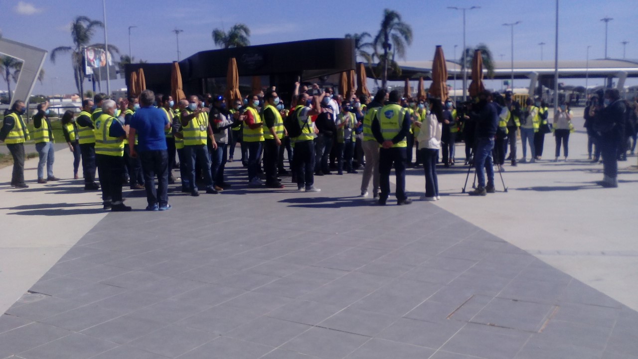 PCP marca presença solidária com a luta dos trabalhadores da Groundforce em Faro