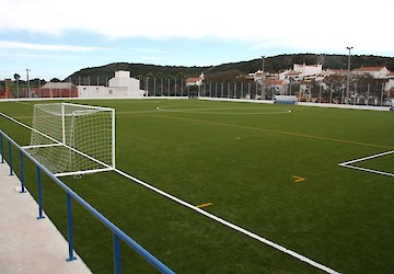Campo de Futebol de Bensafrim vai ter instalações renovadas