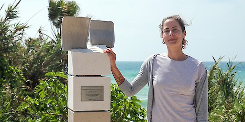 Escultura em pedra homenageia jovem atleta Matthias Sandeck, falecido em 2019