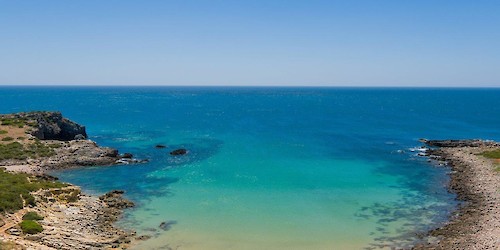 Programa "Bandeira Azul 2021" distingue praias de Aljezur, Lagos e Vila do Bispo