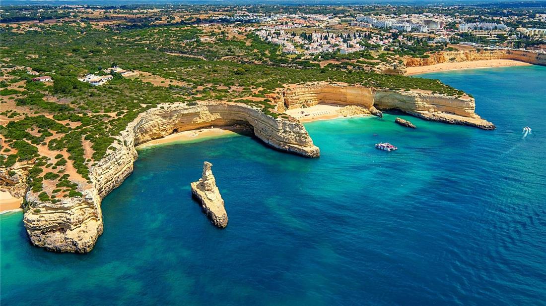 Algarve reforça campanhas de promoção para captar turistas no Verão