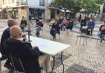 Vacinação, enfermeiros, produção de citrinos e comboios marcam jornada de João Dias no Algarve