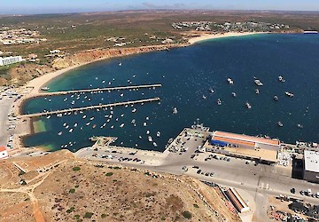 Docapesca beneficia torres de iluminação do porto de pesca de Sagres