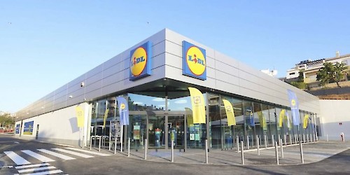 Lidl inaugura loja de Lagos com novo posto de carregamento rápido para veículos eléctricos