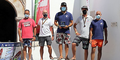 Vasco Chaveca vence a 2.ª etapa do Campeonato Nacional de Fórmula Windsurf em Lagos