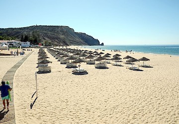 Praia da Luz em 3.º lugar no TOP 10 das praias mais “instagramáveis” de Portugal