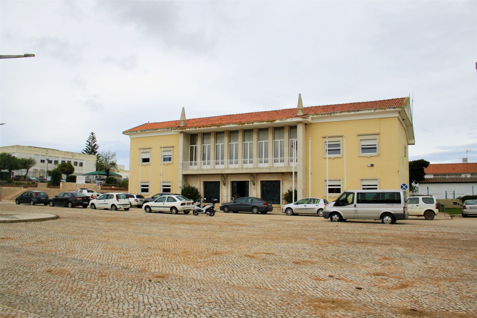 Covid-19: Câmara Municipal de Vila do Bispo encerra serviços de atendimento ao público