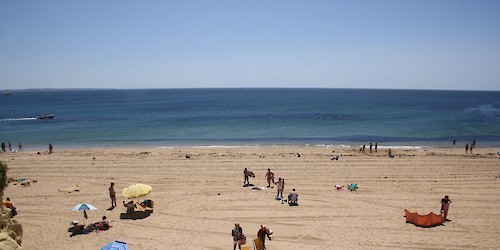 Levantada a interdição a banhos na Praia da Batata em Lagos