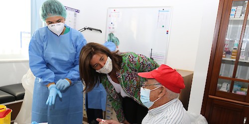 Ministra do Trabalho, Solidariedade e Segurança Social no lançamento do estudo de imunidade de idosos no Lar de Sagres