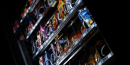 Conheça as novas normas de ementas e venda de géneros alimentícios nos bufetes/máquinas de venda automática nas escolas