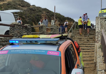 Jovem fractura perna em aula de Surf na Praia do Castelejo