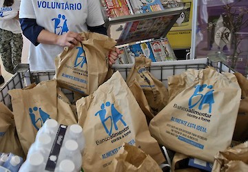 Voluntários do Banco Alimentar contra a fome de regresso às lojas no próximo fim-de-semana