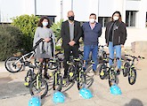 Agrupamento de Escolas de Vila do Bispo recebeu 9 bicicletas entregues pelo director regional do Algarve do IPDJ, Custódio Moreno